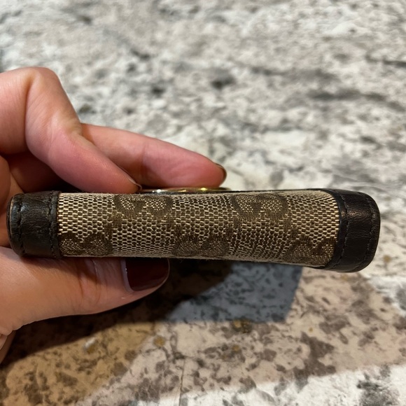 Gucci GG Interlocking G 6 Key Case - Picture 9 of 11